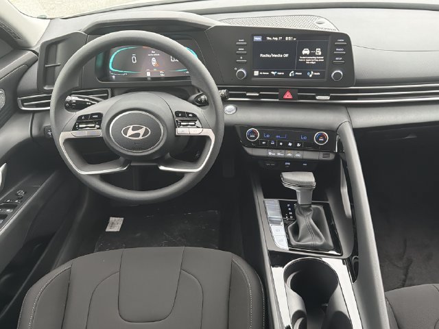 New 2026 Hyundai Elantra Hybrid FWD image 24
