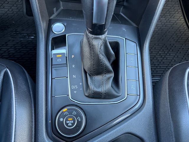 Used 2020 Volkswagen Tiguan SEL Premium R-Line image 25