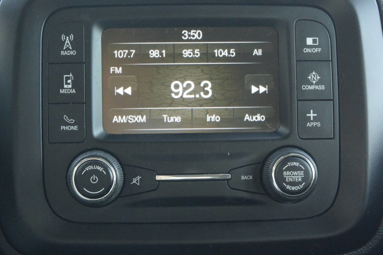 Used 2017 Jeep Renegade Latitude w/ Popular Equipment Group image 16