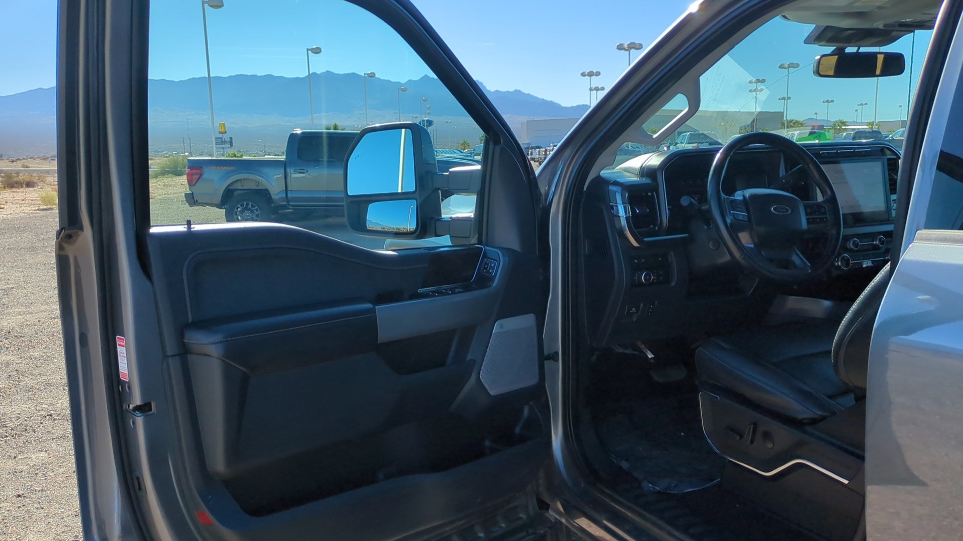 Used 2024 Ford F350 Lariat image 11