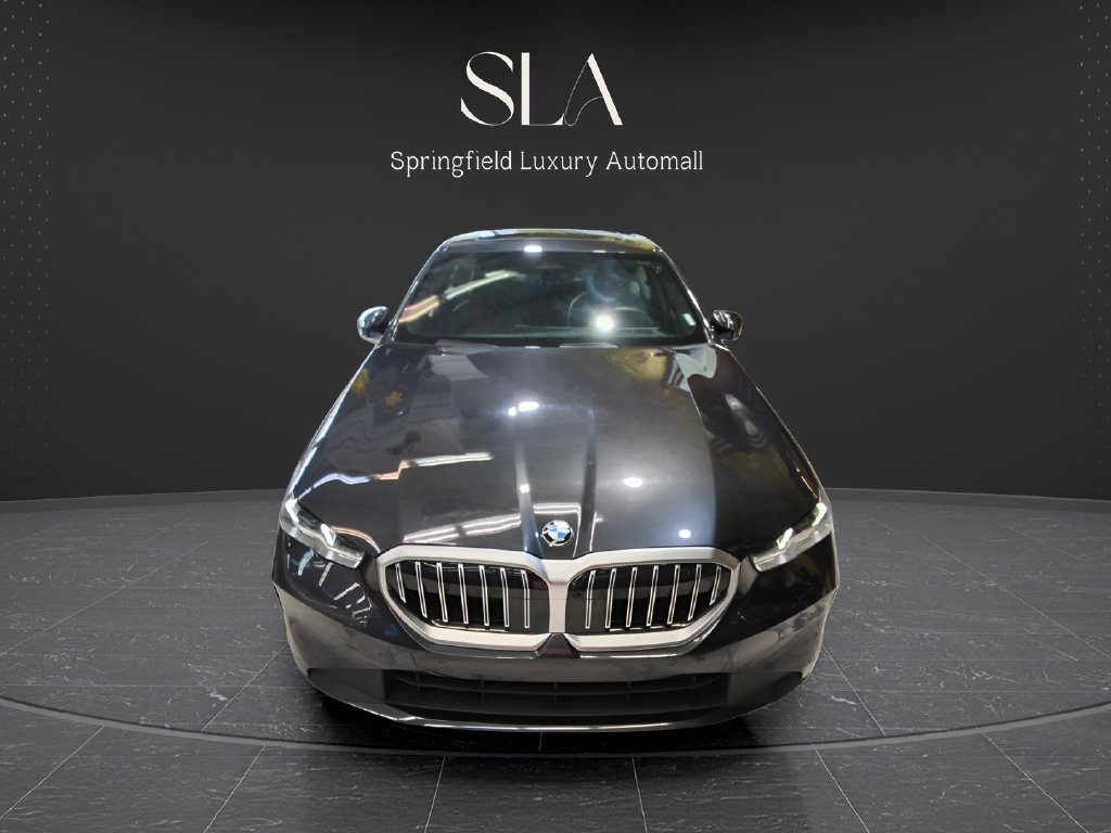 Used 2026 BMW 530i xDrive AWD/4WD image 3