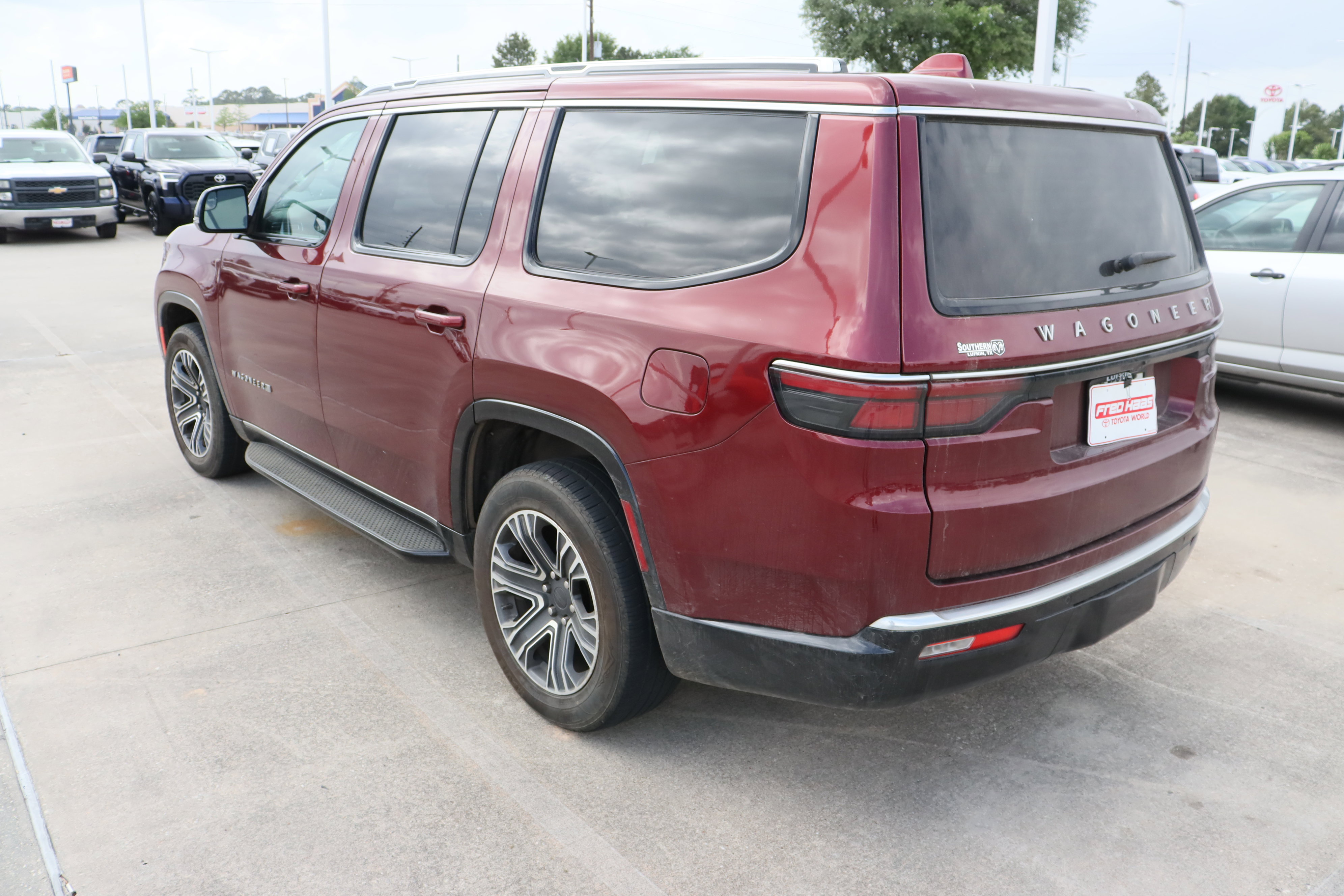 Used 2023 Jeep Wagoneer 2WD w/ Premium Group I image 8