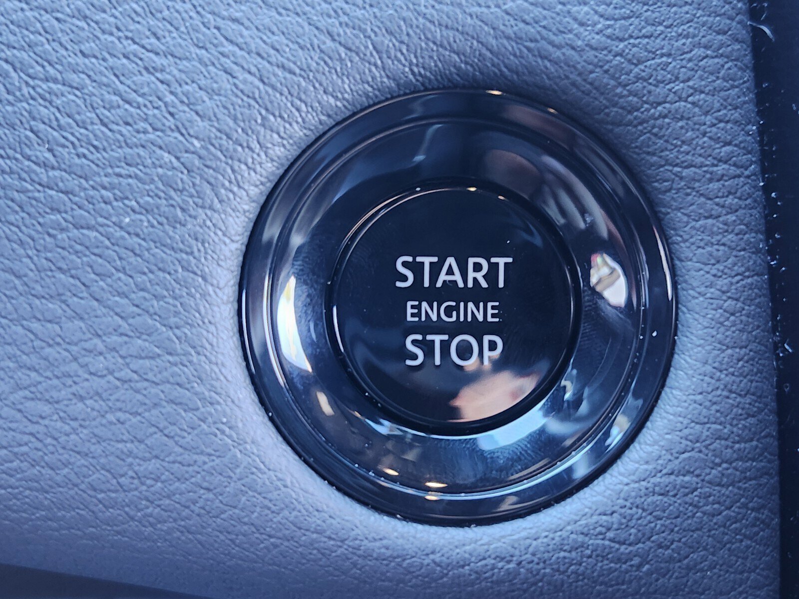 Used 2025 Nissan Armada SL w/ Captain's Chari Seat Package image 41