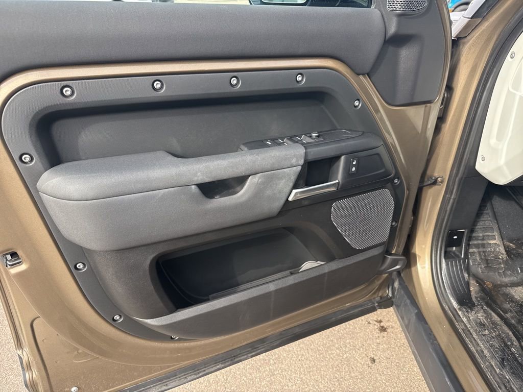 Used 2020 Land Rover Defender 110 S image 11