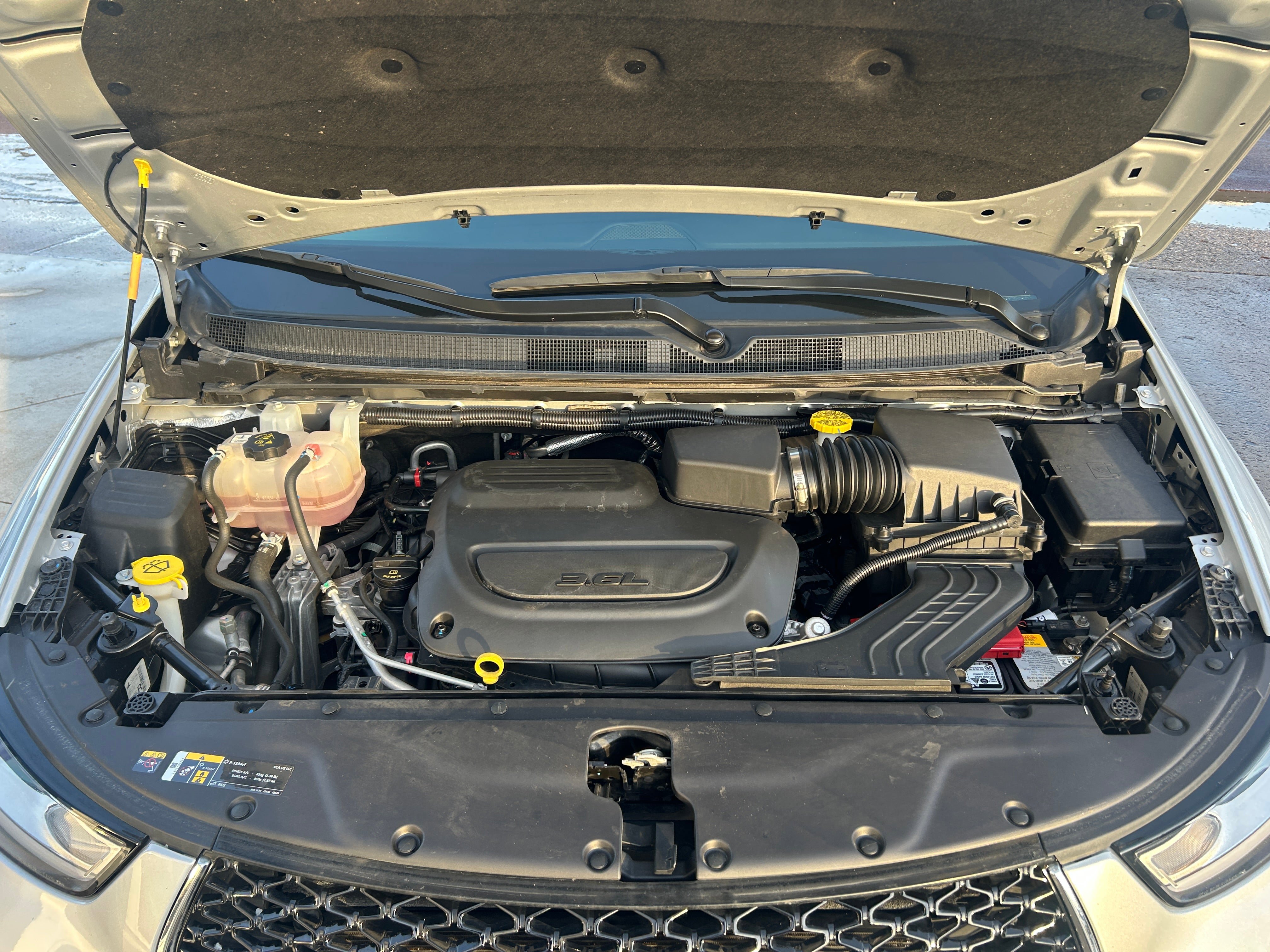 Used 2024 Chrysler Pacifica Touring-L image 12