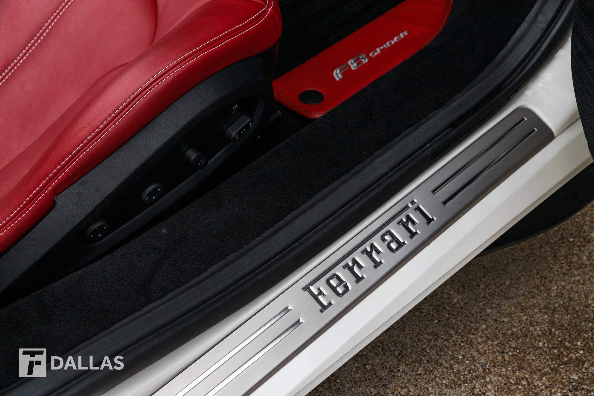 Used 2021 Ferrari F8 Tributo image 35