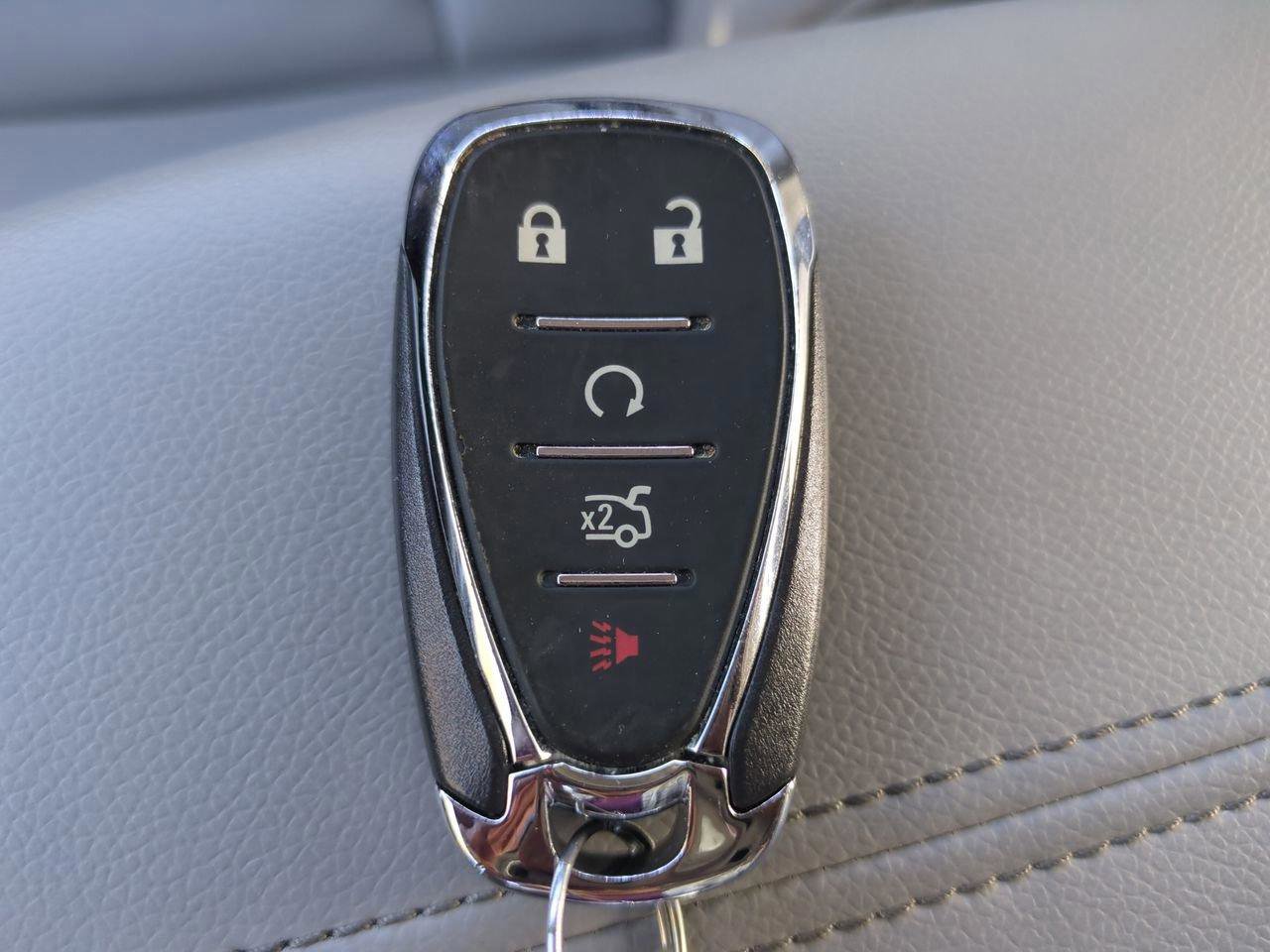 Used 2019 Chevrolet Malibu Hybrid w/ Leather Package image 25