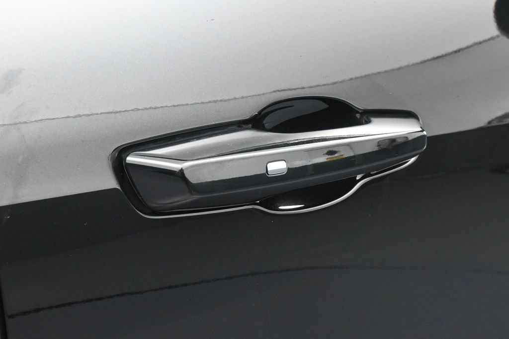 Used 2026 Chevrolet Traverse LT FWD image 41