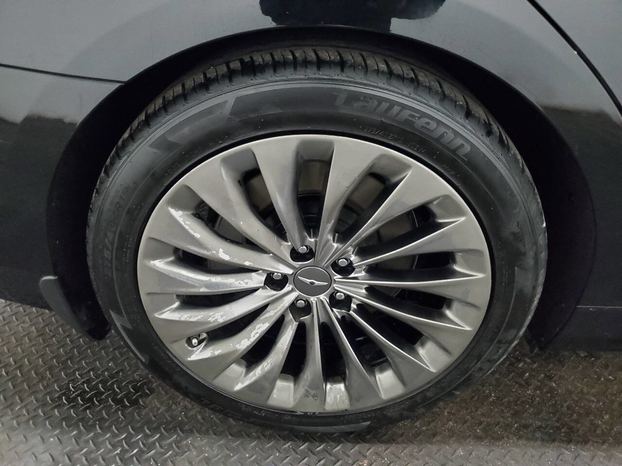 Used 2017 Genesis G90 3.3T Premium image 19