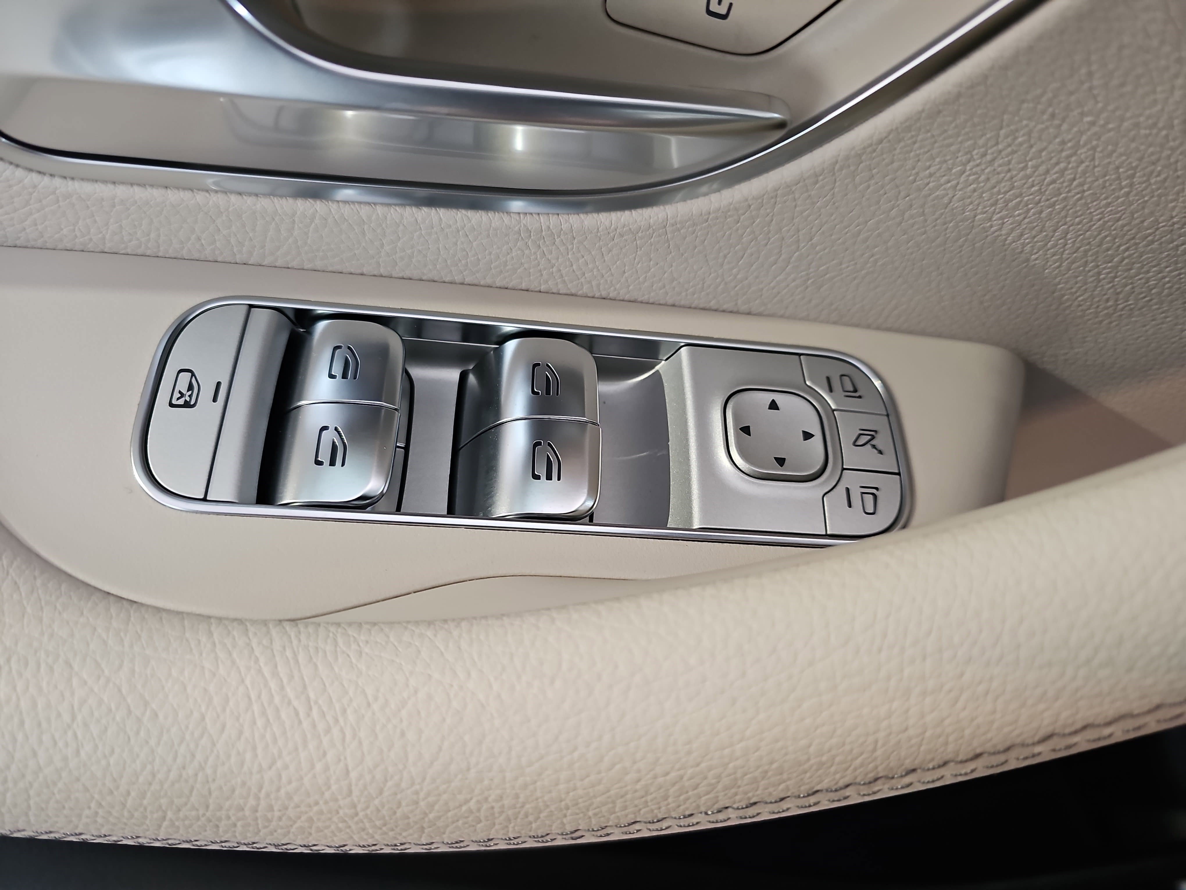 Certified 2026 Mercedes-Benz GLE 450 4MATIC image 30