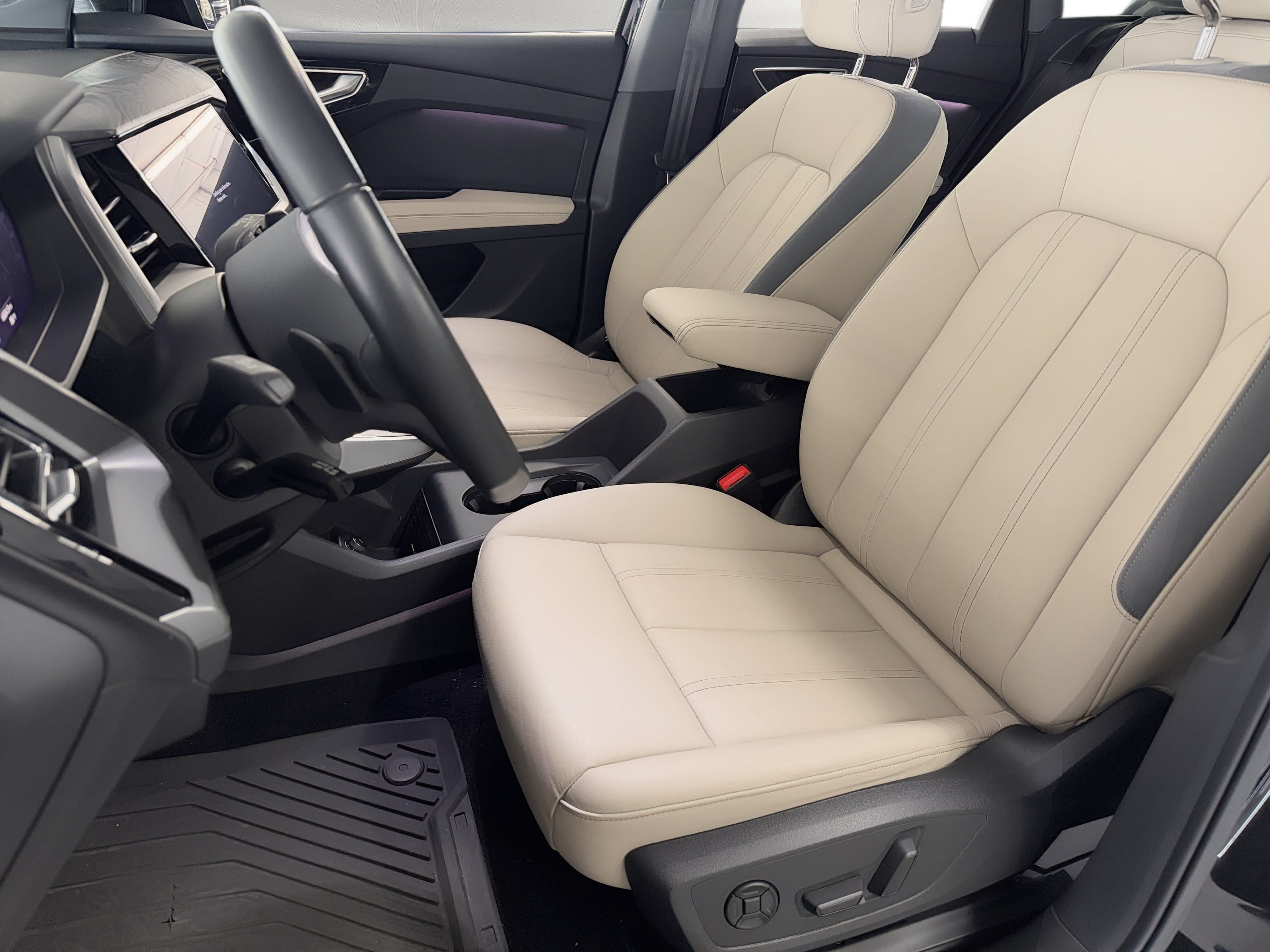Certified 2023 Audi Q4 e-tron Premium Plus w/ Premium Plus AWD/4WD image 5
