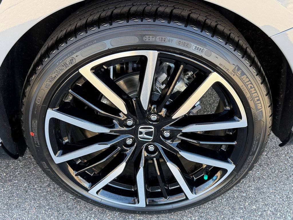 Certified 2025 Honda Accord Touring image 14