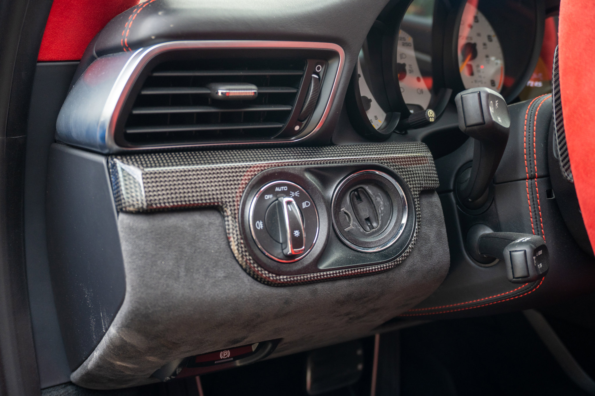 Used 2018 Porsche 911 GT2 RS image 13