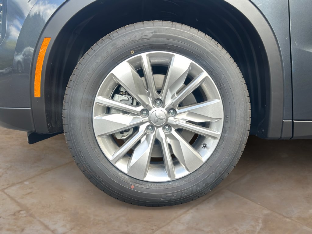 New 2026 Mitsubishi Outlander ES AWD/4WD image 14