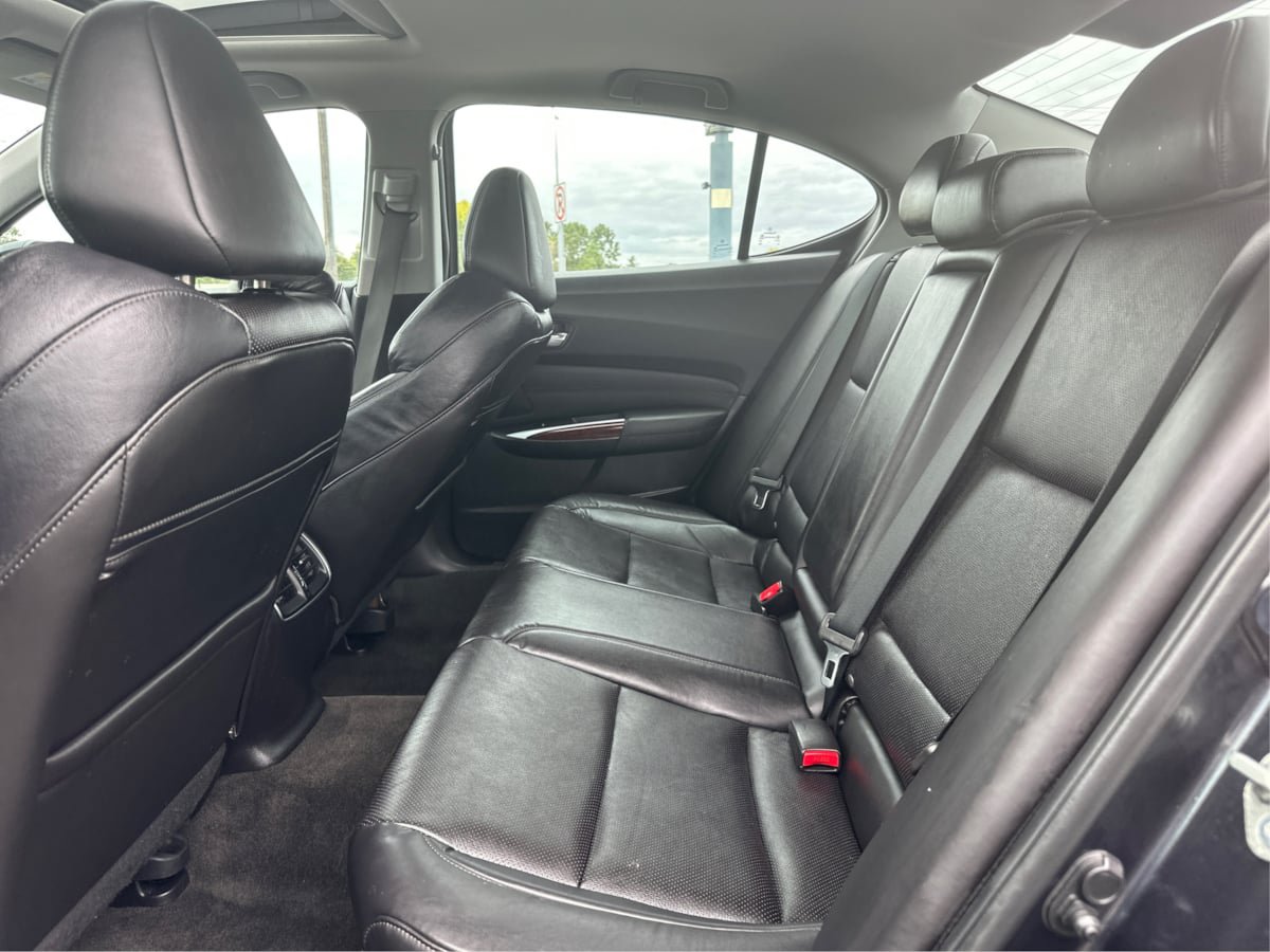 Used 2015 Acura TLX w/ Technology Package FWD image 10