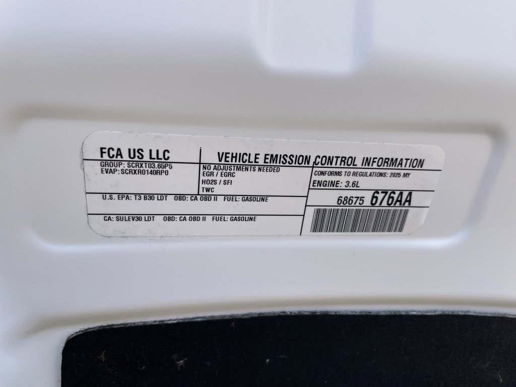 Used 2025 Chrysler Pacifica Limited image 43