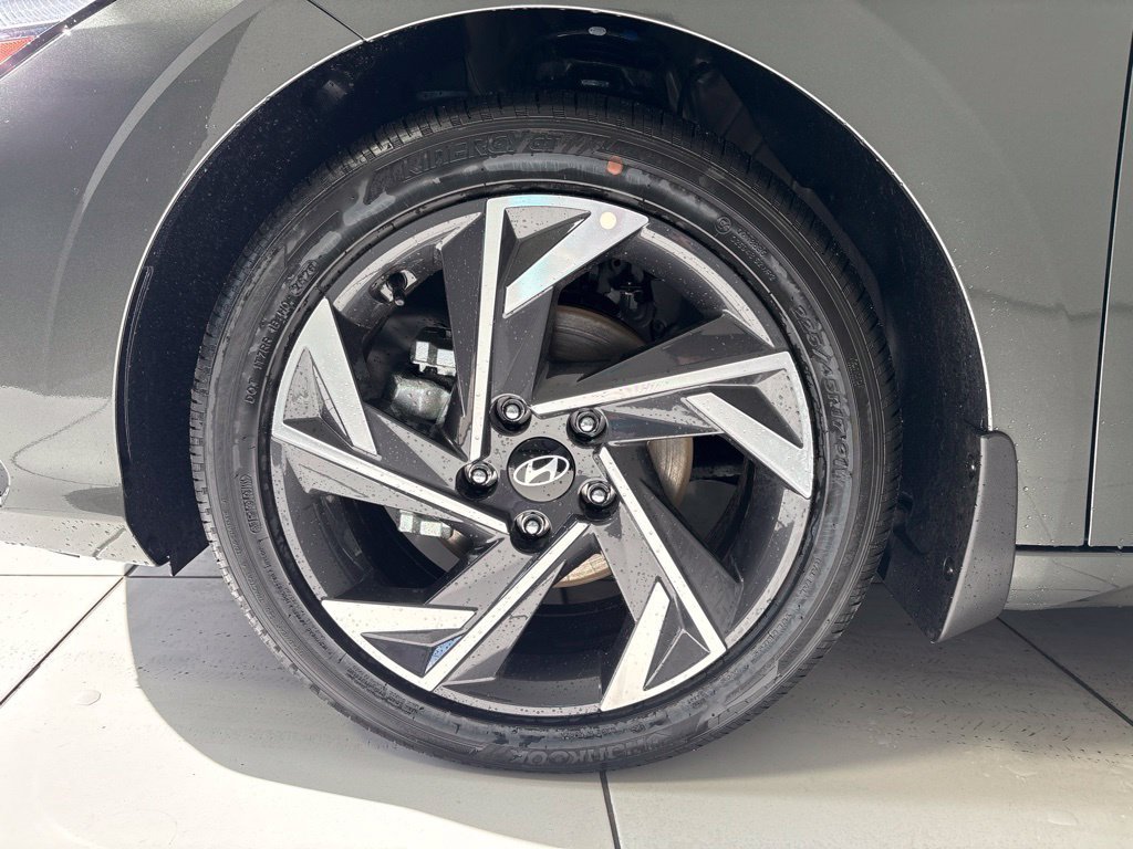 New 2026 Hyundai Elantra Limited FWD image 9