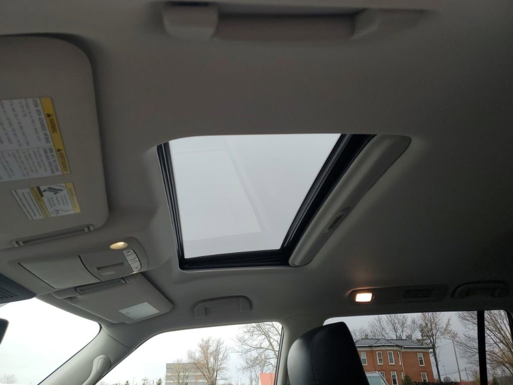 Used 2023 Nissan Armada Platinum w/ Cargo Package image 31