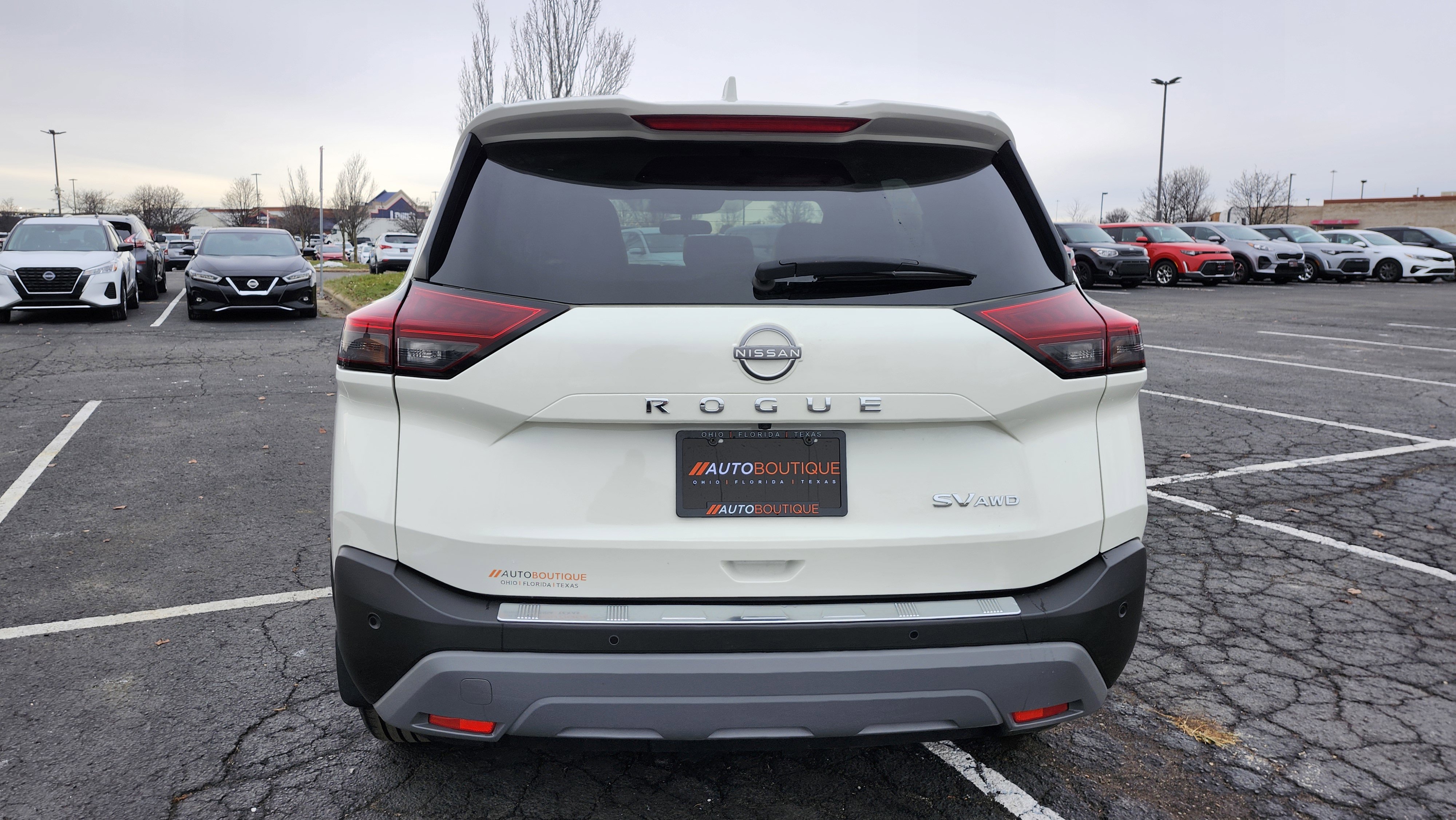 Used 2023 Nissan Rogue SV w/ SV Premium Package image 16