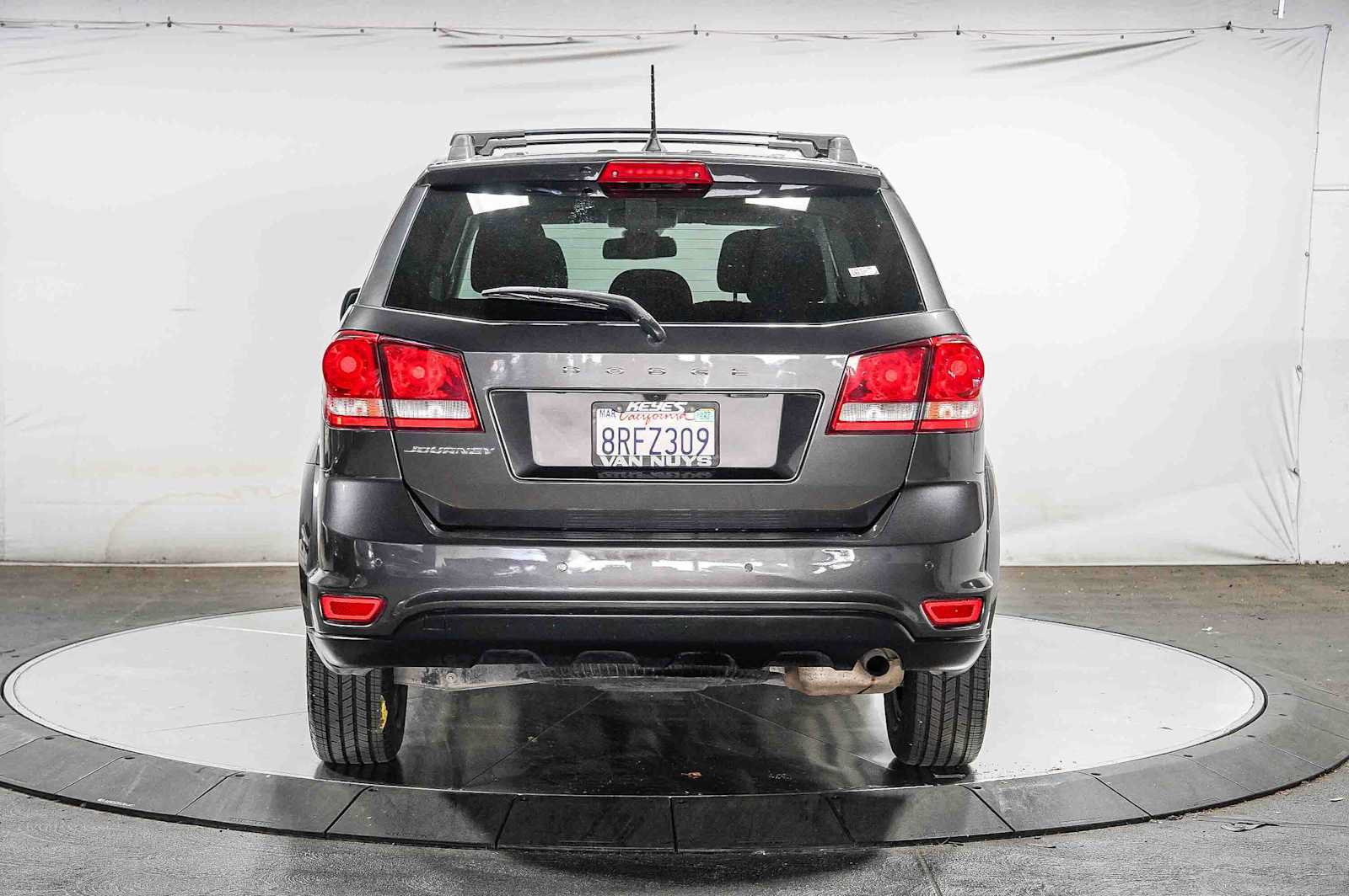 Used 2019 Dodge Journey SE w/ Premium Group FWD image 3