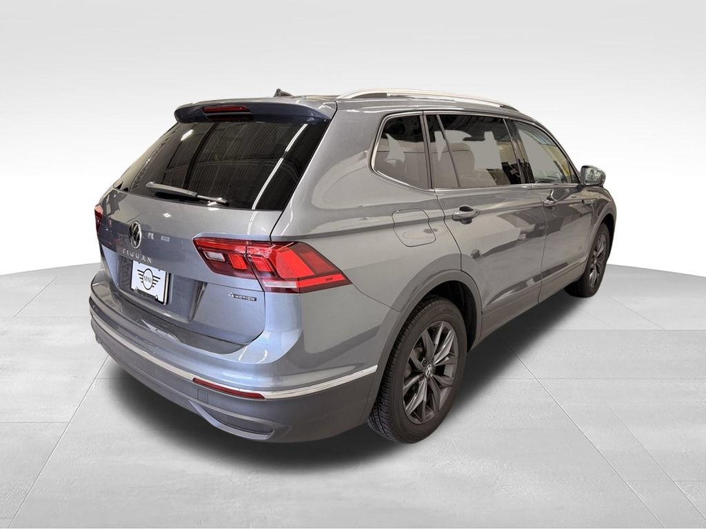 Used 2023 Volkswagen Tiguan SE w/ Panoramic Sunroof Package AWD/4WD image 7