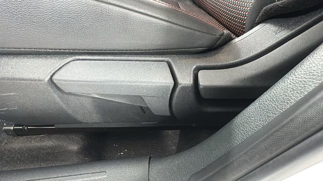 Certified 2025 Nissan Kicks SR image 11