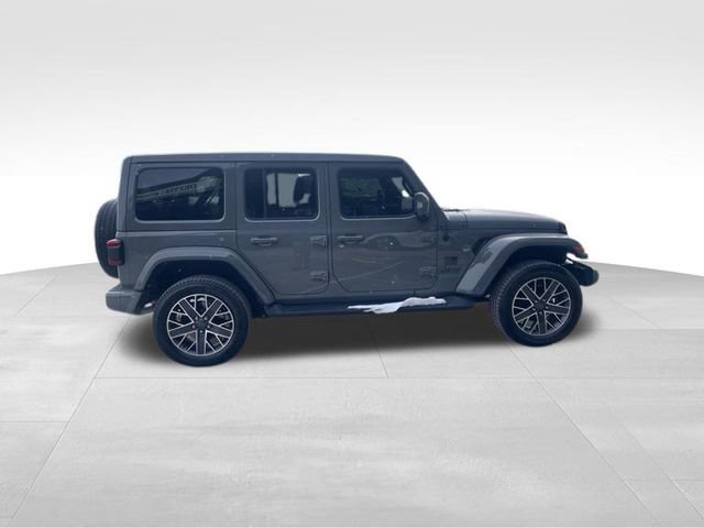 Used 2023 Jeep Wrangler Unlimited Sahara image 8
