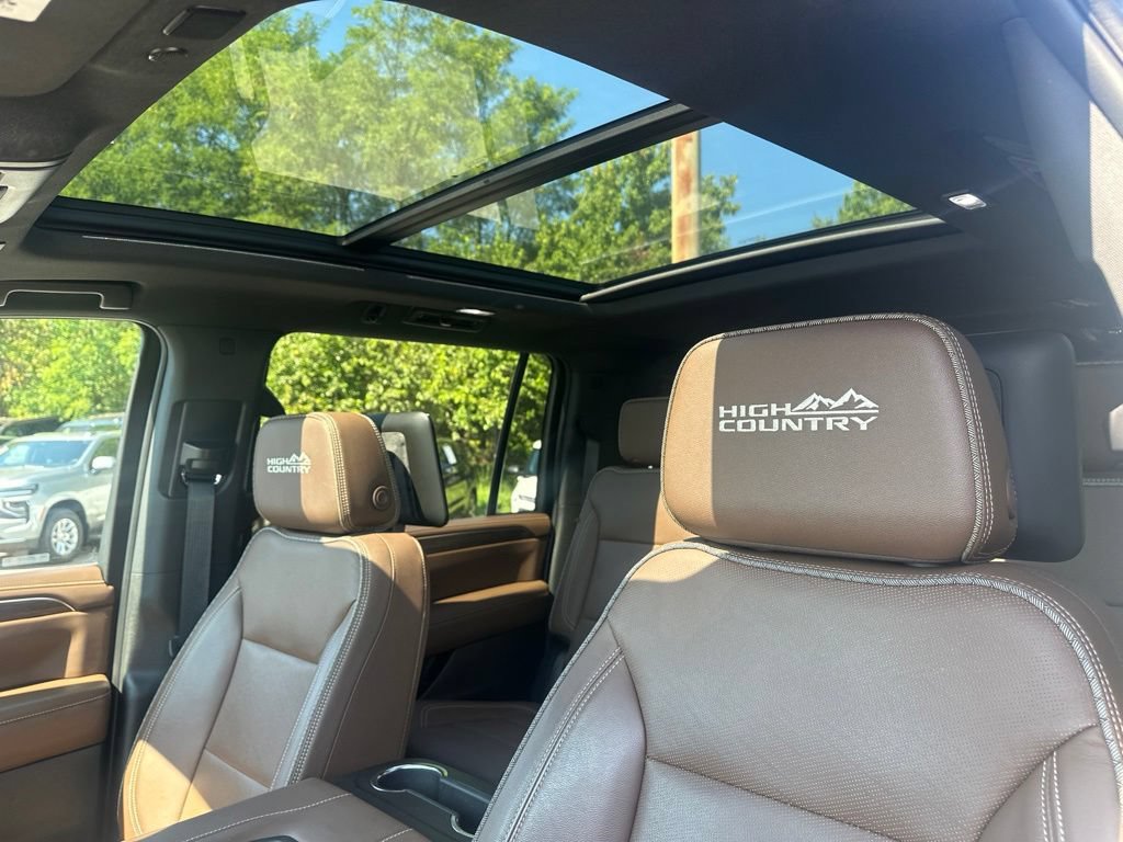 Used 2024 Chevrolet Suburban High Country w/ Advanced Technology Package AWD/4WD image 17