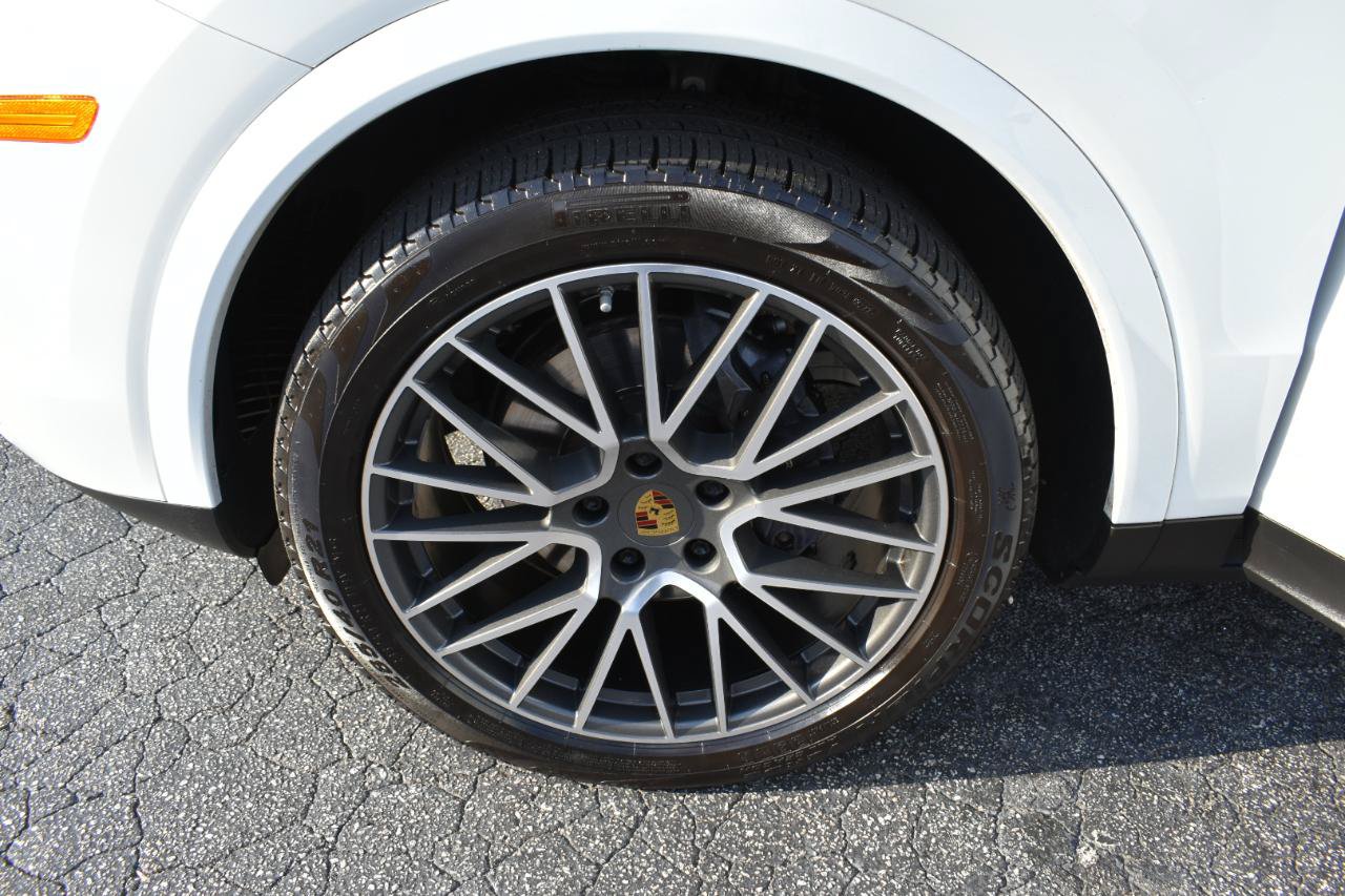 Used 2019 Porsche Cayenne AWD/4WD image 32