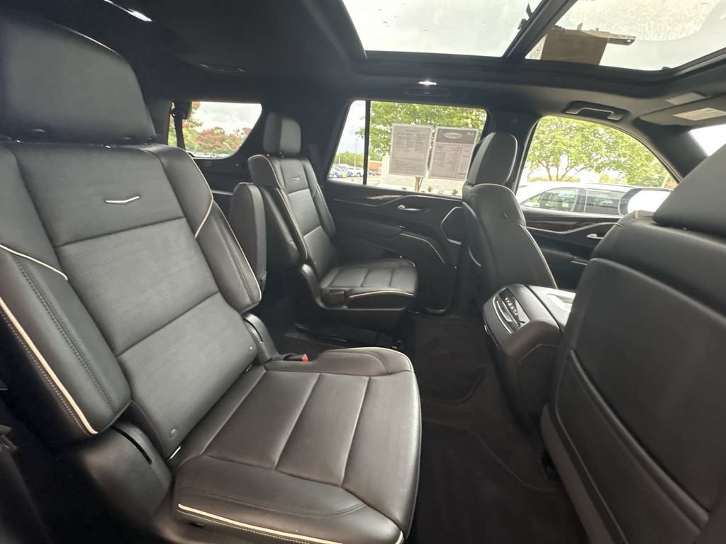 Certified 2023 Cadillac Escalade Premium Luxury AWD/4WD image 28