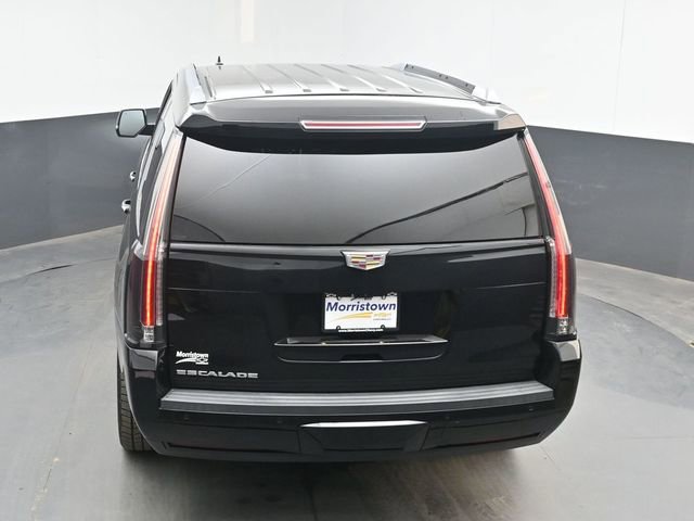 Used 2019 Cadillac Escalade Premium Luxury w/ Escalade Sport Edition AWD/4WD image 42