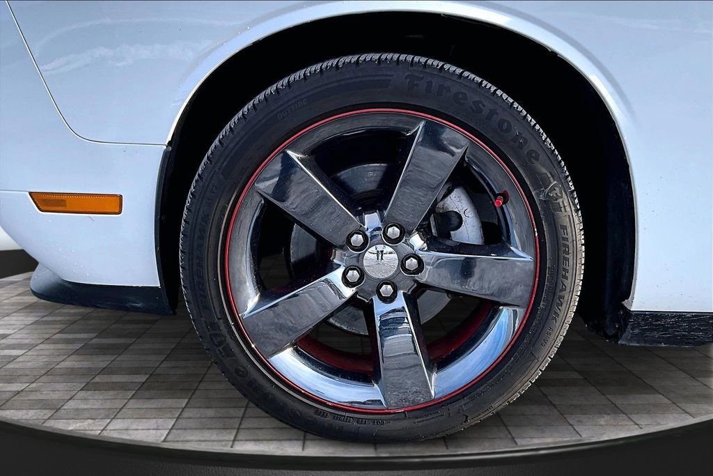 Used 2013 Dodge Challenger SXT RWD image 9