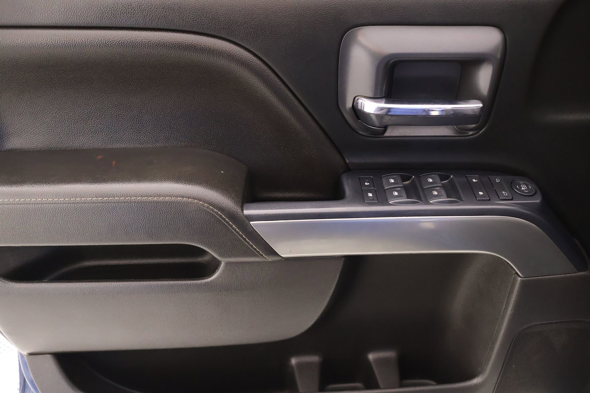 Used 2018 Chevrolet Silverado 1500 LT w/ All Star Edition image 14