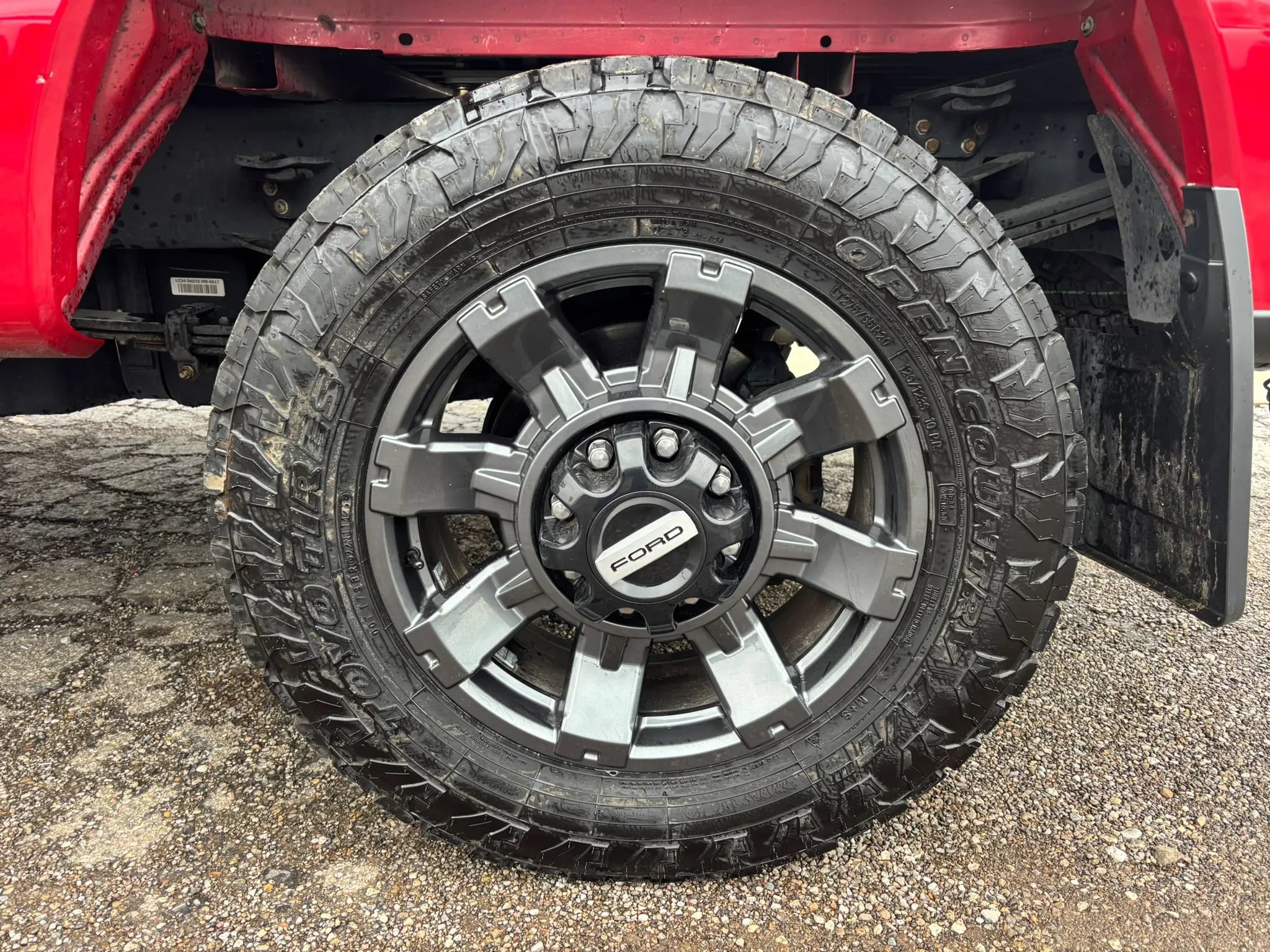 Used 2023 Ford F250 Lariat w/ Sport Appearance Package AWD/4WD image 2