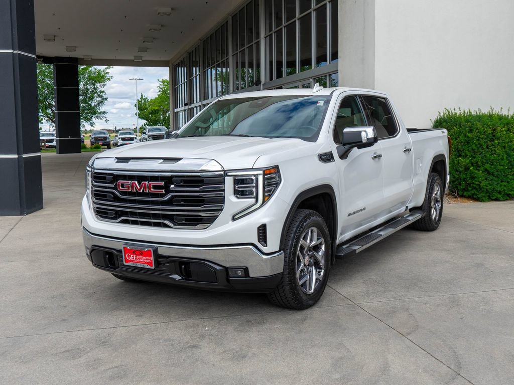 Certified 2023 GMC Sierra 1500 SLT w/ SLT Premium Package AWD/4WD image 3