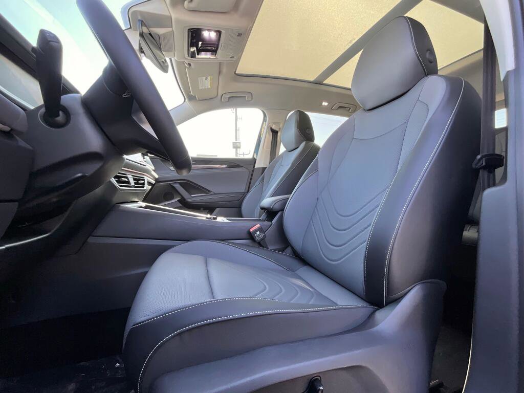 New 2026 Volkswagen Tiguan SE image 11