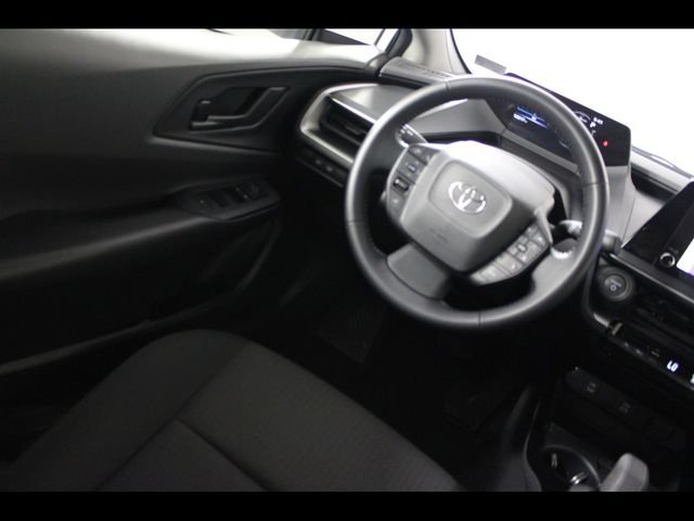 Used 2025 Toyota Prius LE FWD image 18