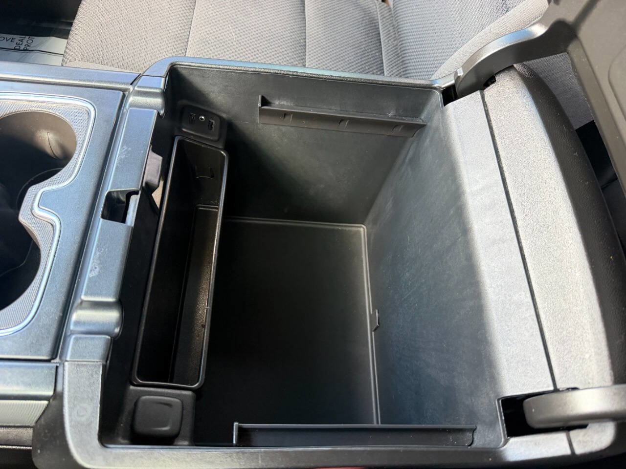 Used 2017 Chevrolet Silverado 1500 LT w/ Midnight Edition image 45