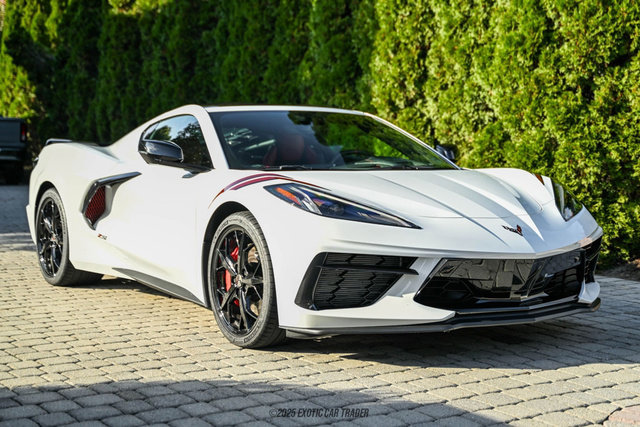 Used 2020 Chevrolet Corvette Stingray Premium Cpe w/ 3LT Preferred Equipment Group image 18
