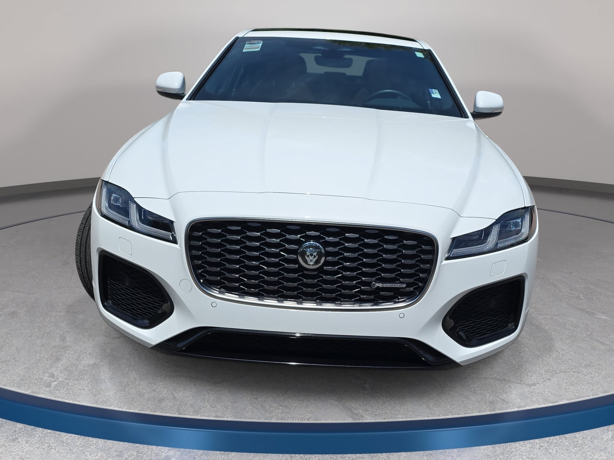 Certified 2024 Jaguar XF R-Dynamic SE RWD image 2