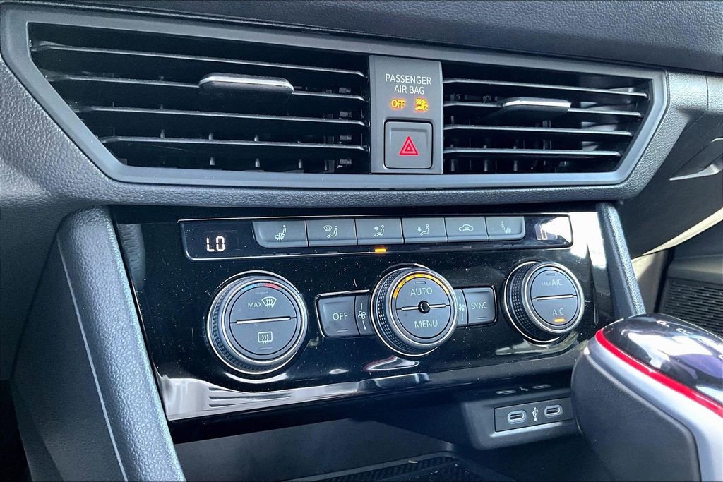 Used 2024 Volkswagen Jetta GLI 40th Anniversary Edition image 13