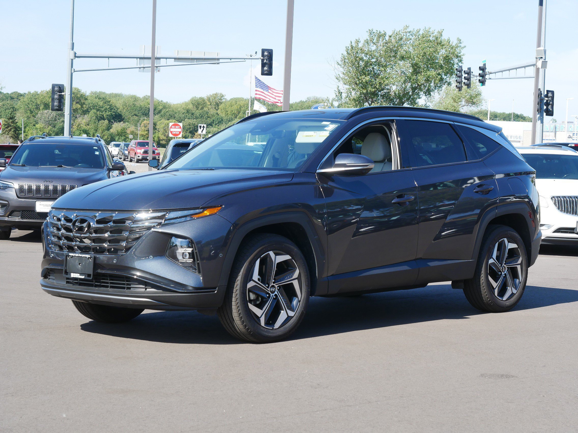 Used 2023 Hyundai Tucson Limited AWD/4WD image 2