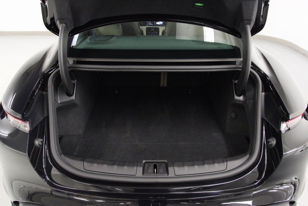 Used 2022 Porsche Taycan image 23
