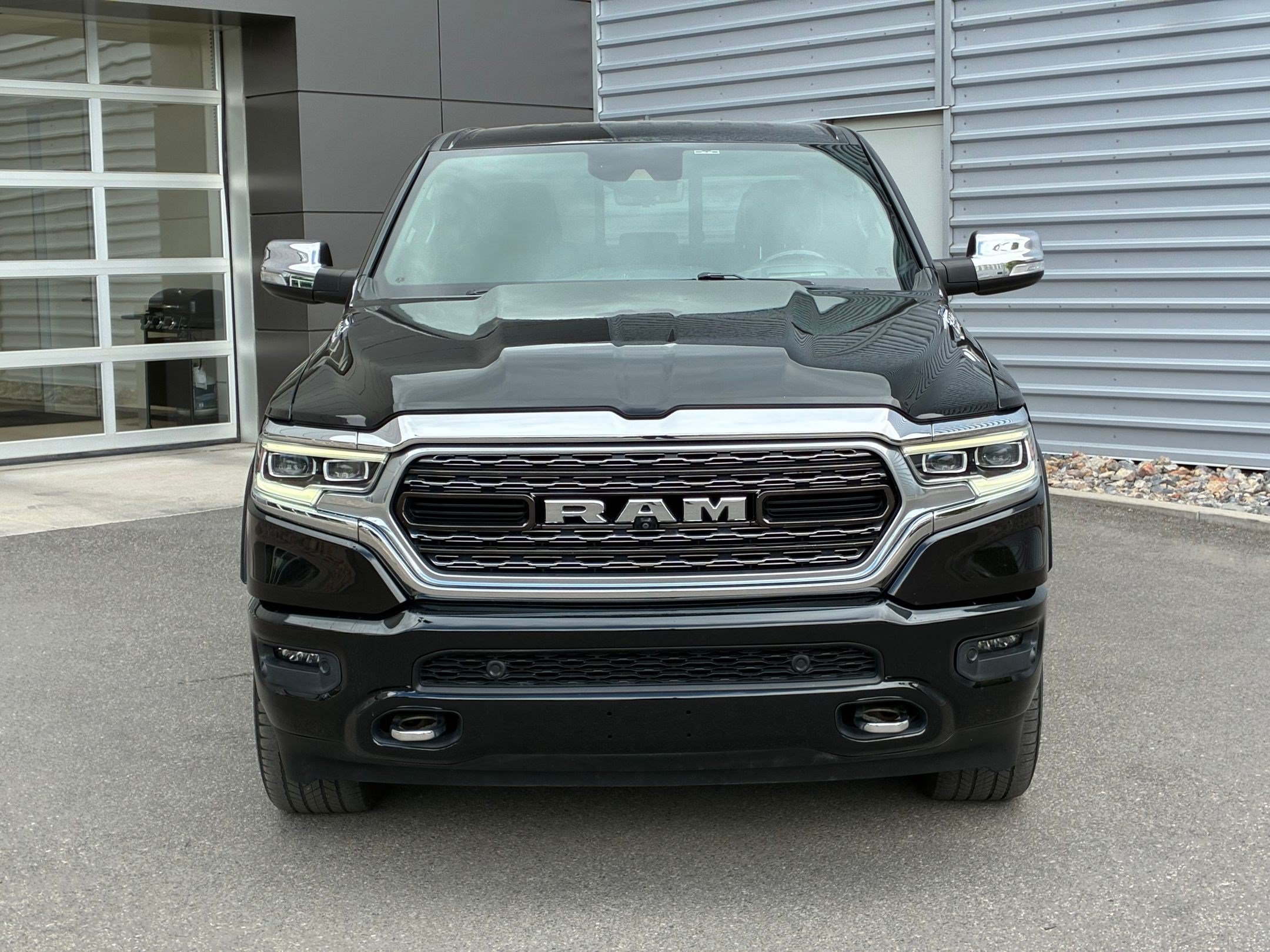 Used 2022 RAM 1500 Limited AWD/4WD image 9