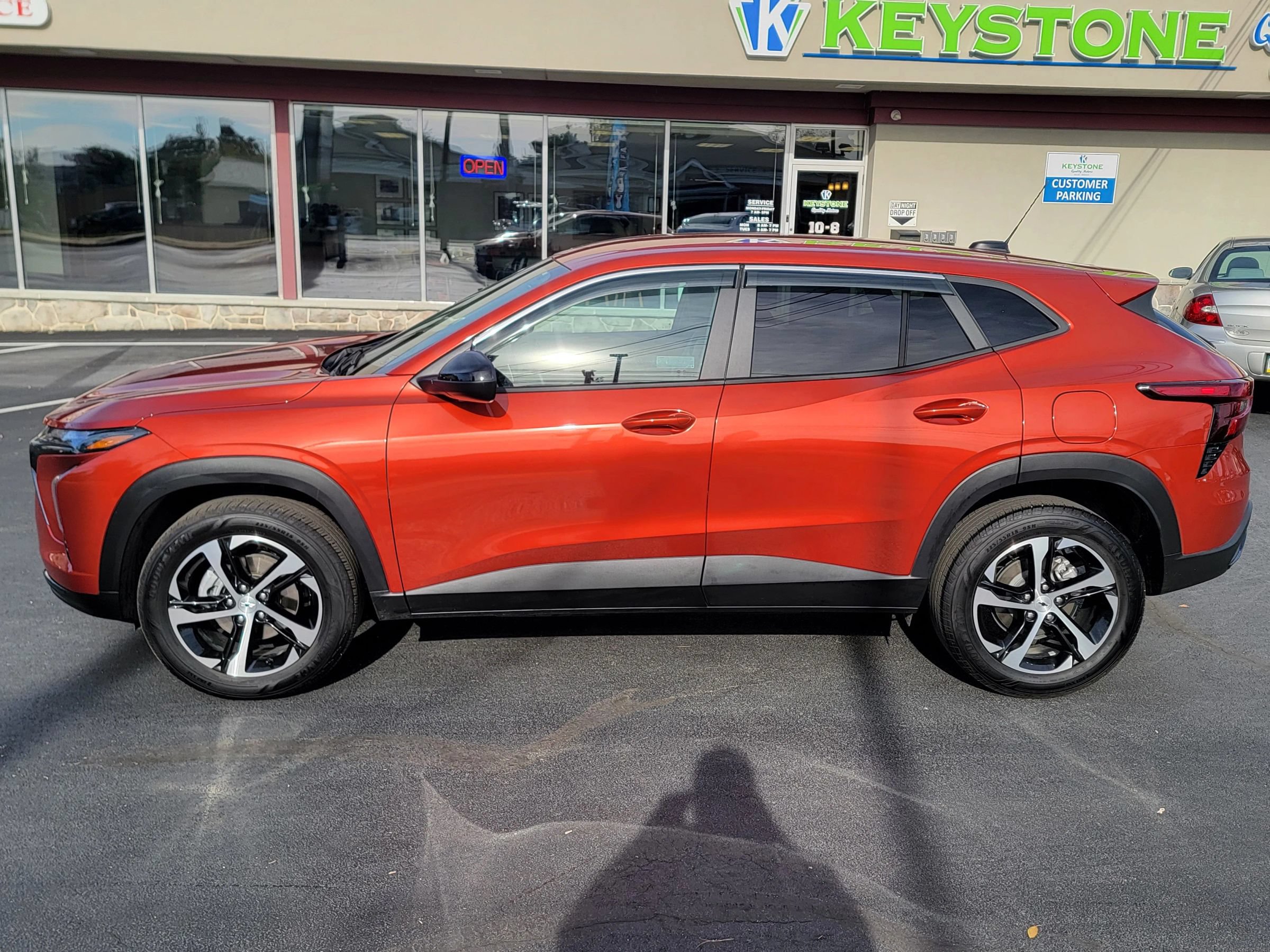 Used 2024 Chevrolet Trax RS w/ Driver Confidence Package FWD image 8