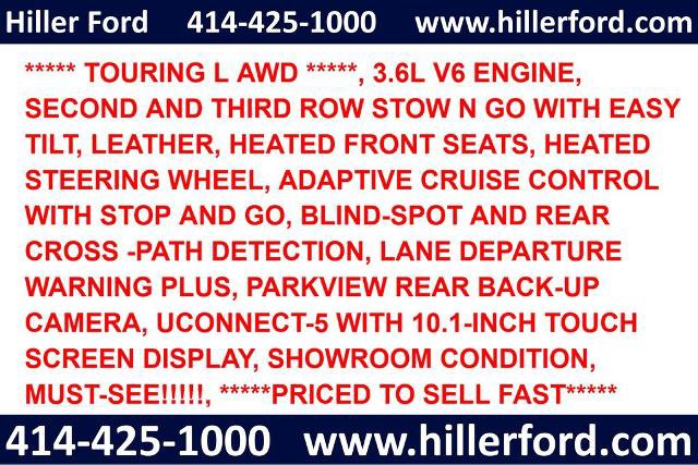 Used 2024 Chrysler Pacifica Touring-L AWD/4WD image 2