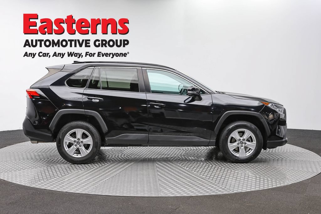 Used 2021 Toyota RAV4 XLE AWD/4WD image 4