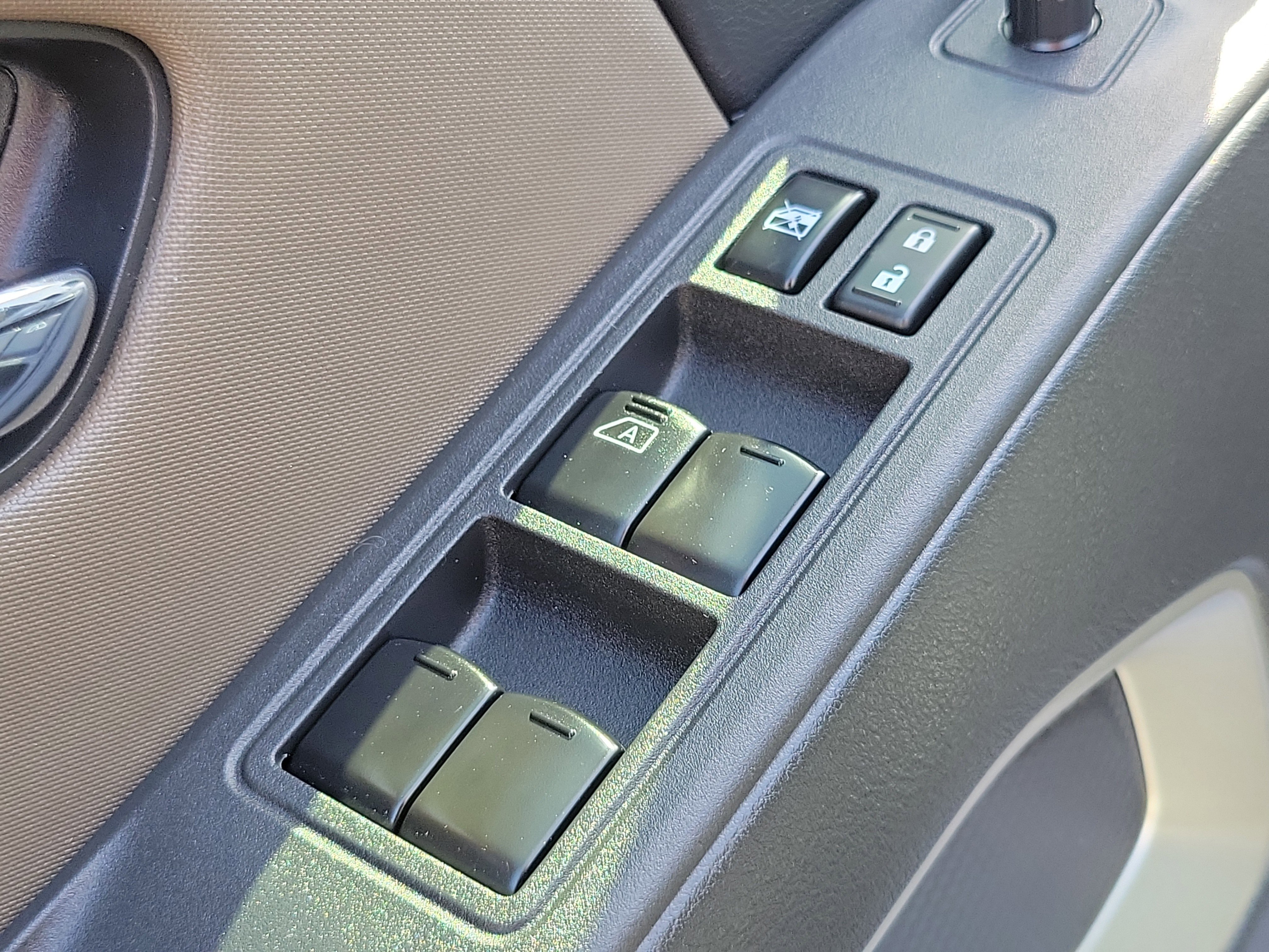 Used 2022 Nissan Frontier SV image 16