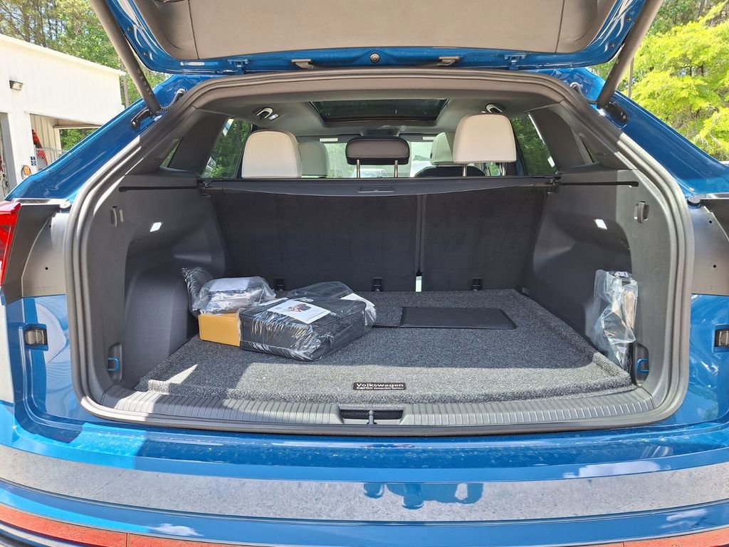 New 2025 Volkswagen Atlas Cross Sport SEL Premium R-Line image 25