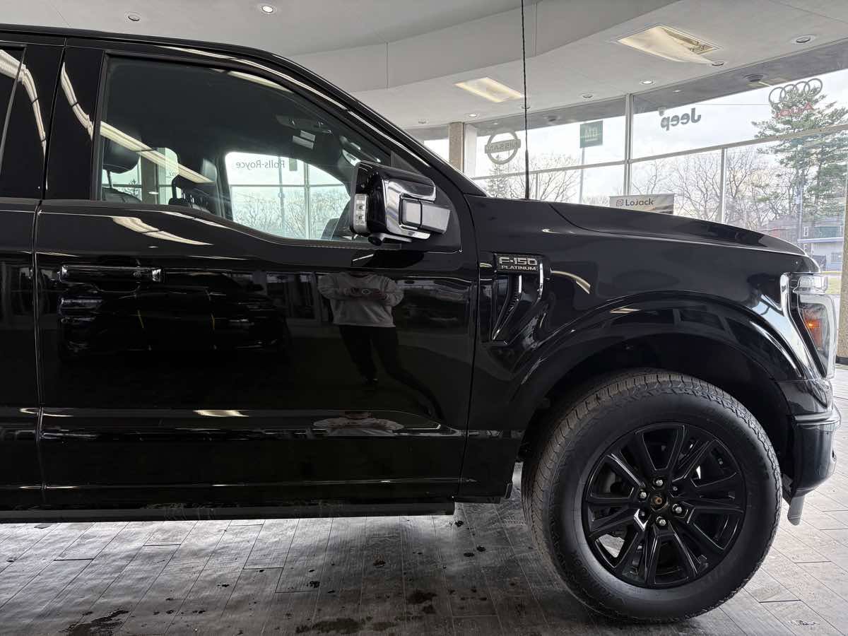 Used 2025 Ford F150 Platinum w/ FX4 Off-Road Package image 6